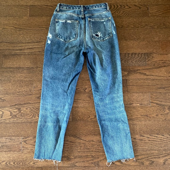 Urban Outfitters BDG Lightly Distressed Blue Denim Mom Jean - size 25 - Picture 2 of 3